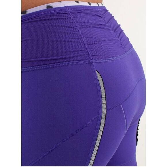 Lululemon Velo Vixen Short Bruised Berry / High Noon Dot Lilac / Black size 6 - Picture 12 of 12
